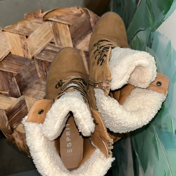 ESPRIT Hadley faux fur collar booties in camel color - Picture 2 of 7